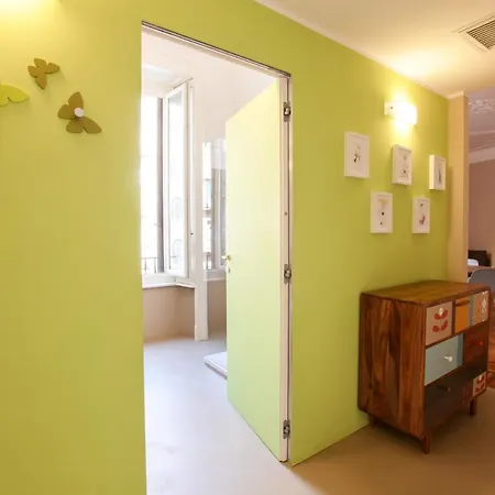 Magenta Cadorna Elegant Milan
